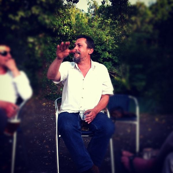 Bernd erzählt Stories.