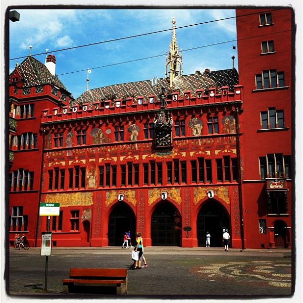 Irgendeine sehr wichtige Hütte in Basel.