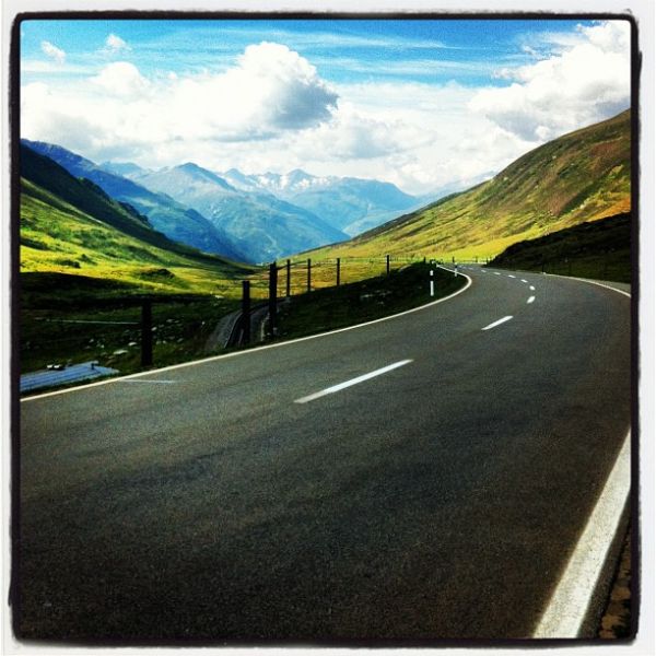 Blick von der Oberalppass-Strasse Richtung Andermatt