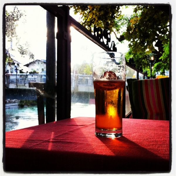 Ich trinke ein Birr in Bruck.