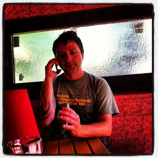 Chris und sein neues Smartfon.