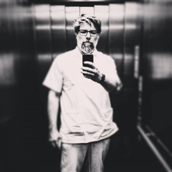 elevator-work-selfie